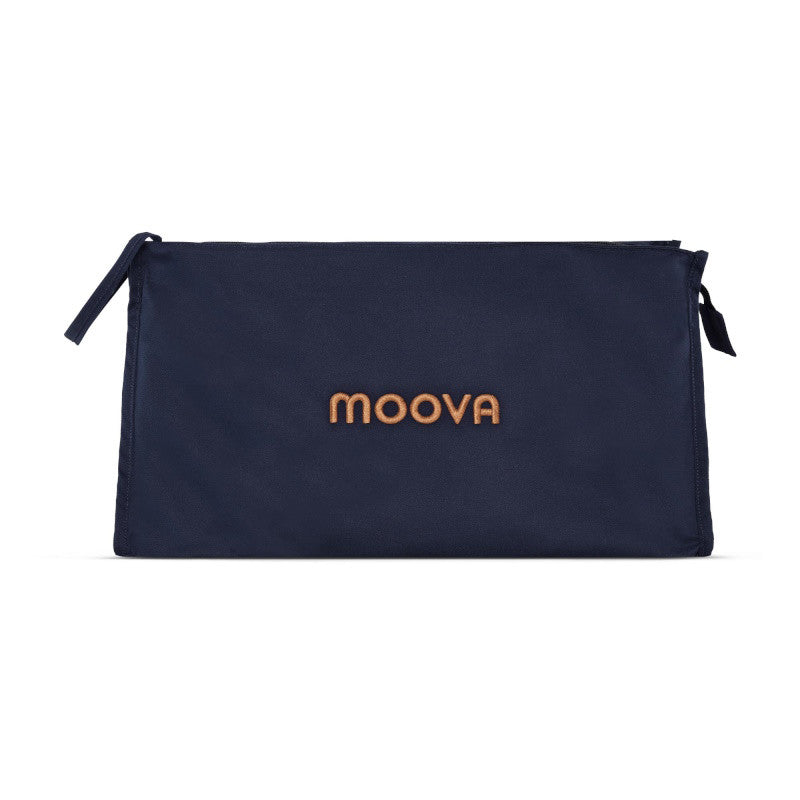 Shop Moova Moova bæresele, 100% Cotton - Blueberry Blue at Babymaxi
