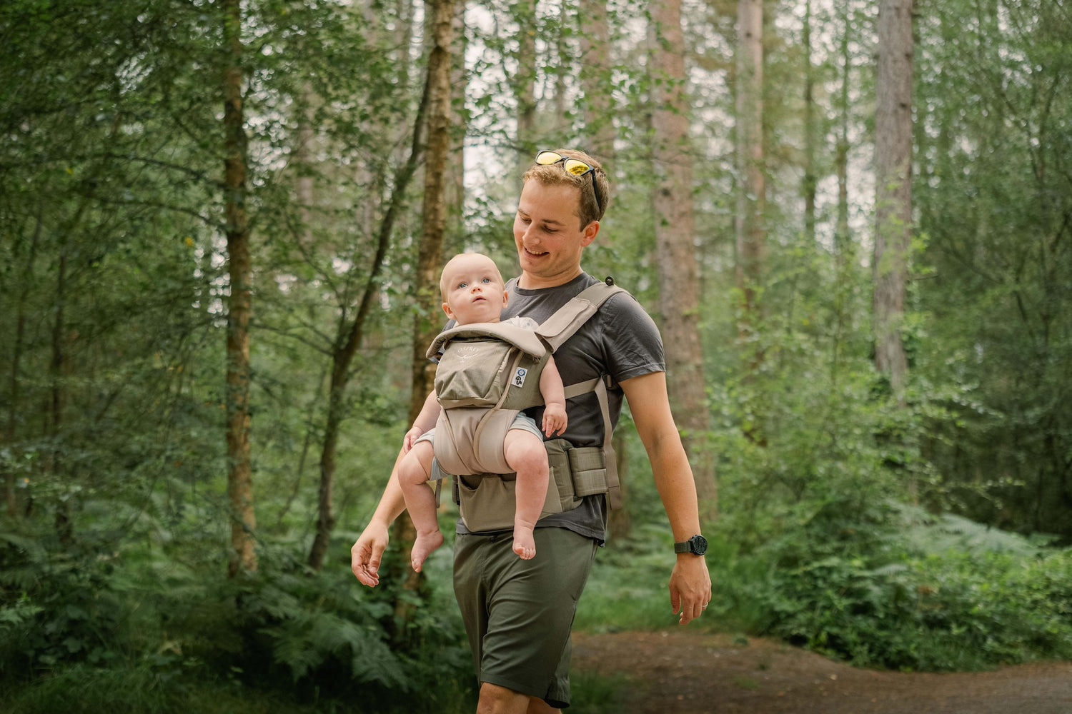 Shop Osprey Poco Soft Child Carrier LT - Tan Concrete at Babymaxi