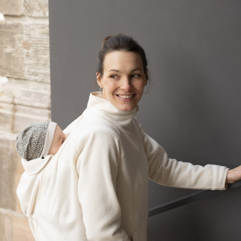 Mamalila Basel Babytrage Fleecejacke – Off White