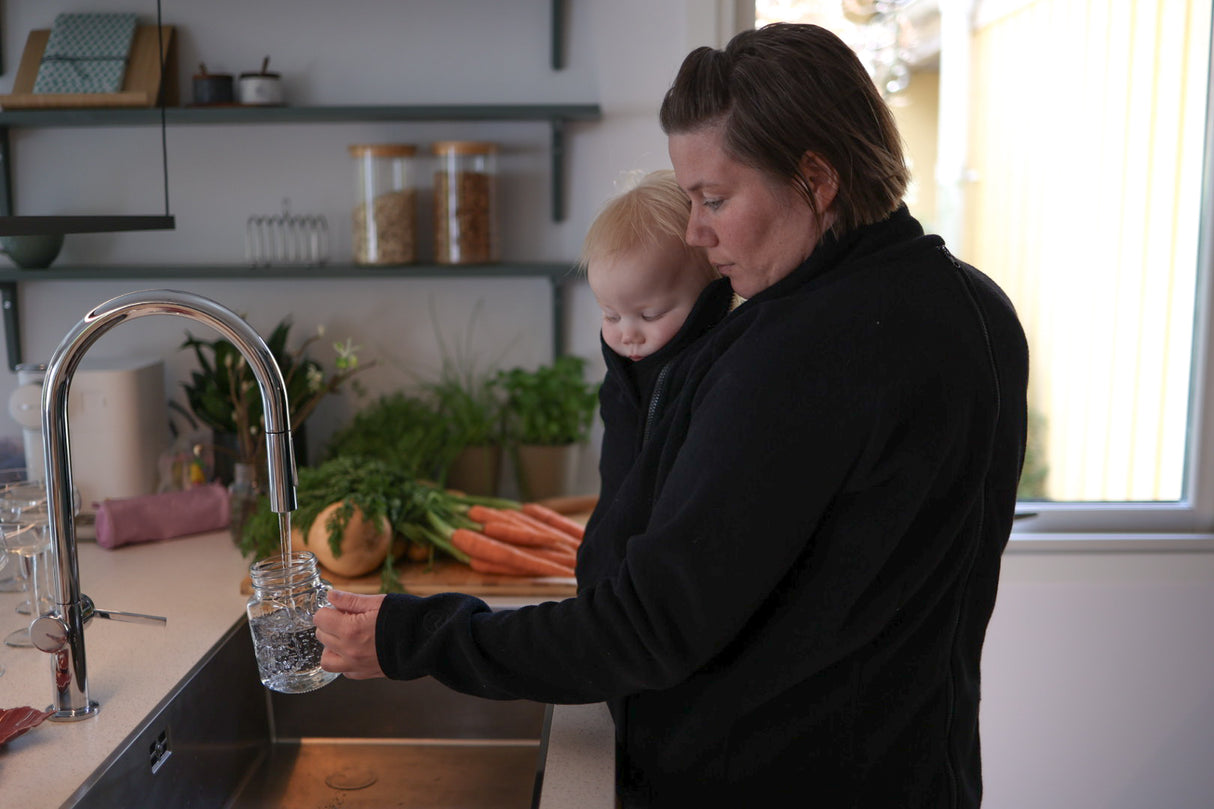 Mamalila Basel Babytrage Fleecejacke – Black