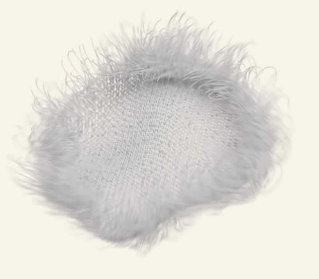 Fluffy and soft textured surface in light grey, ideal for cozy and stylish decor | Babymaxi