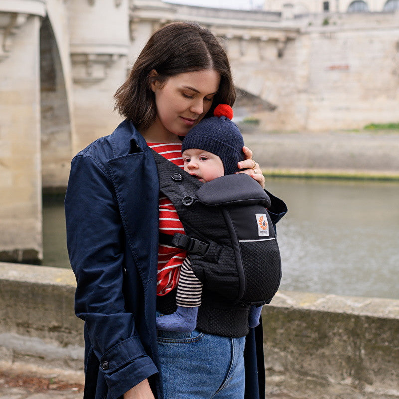 Shop Ergobaby Ergobaby Adapt - SoftFlex Mesh: Onyx Black at Babymaxi