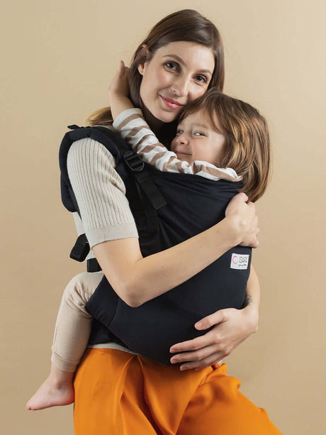 Isara Preschooler (up to 30kg) - Noire baby carrier showcasing comfortable front carry position with child | Babymaxi