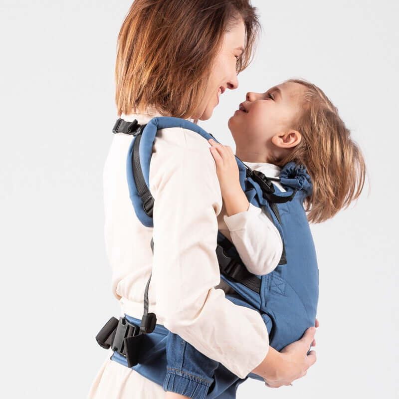 Isara The One - Bluestone ergonomic baby carrier, providing comfort and support for parents and children | Babymaxi