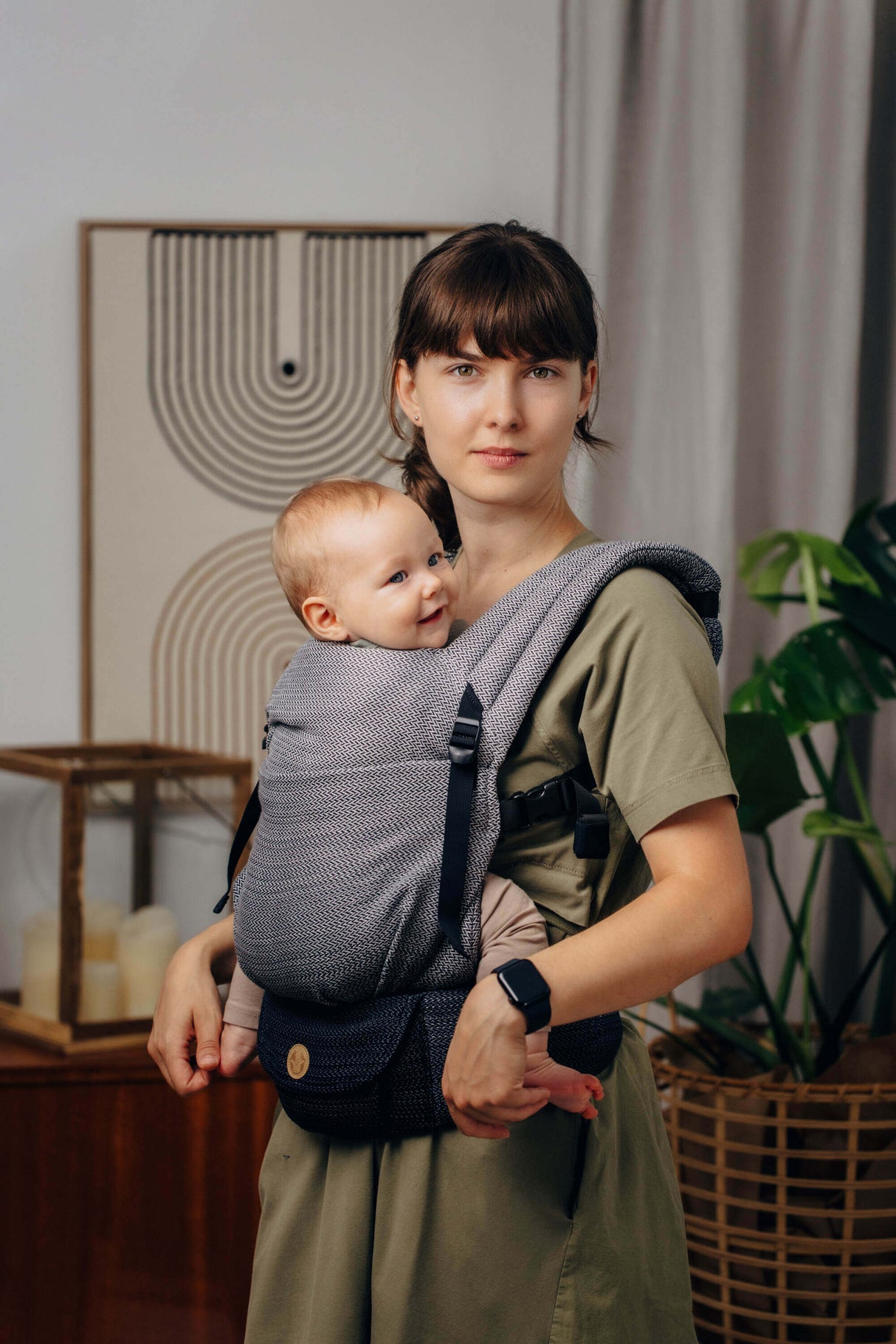 LennyLamb LennyLight - Little Herringbone Ombre Grey baby carrier with adjustable design, perfect for newborns to toddlers | Babymaxi