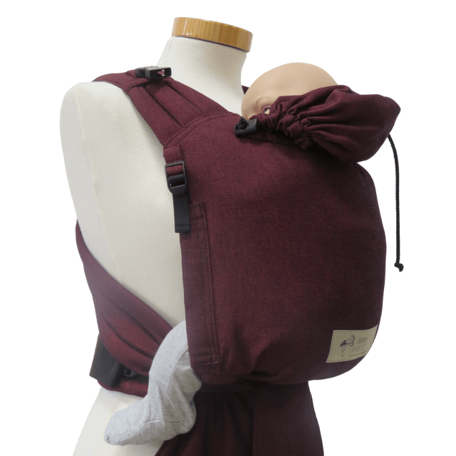 Storchenwiege Talemo Half-Buckle Baby Carrier - Bordeaux on mannequin with baby, adjustable for comfort | Babymaxi