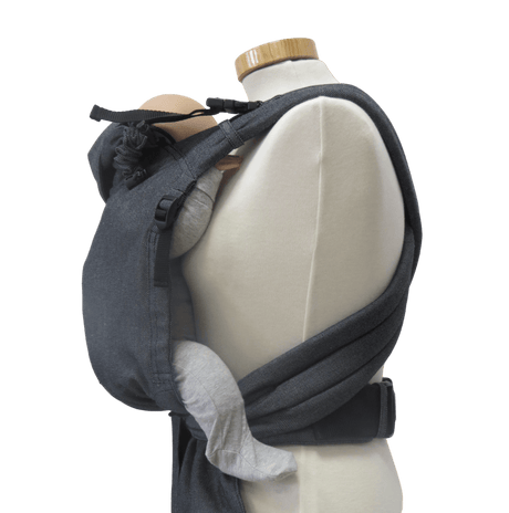 Storchenwiege Talemo Half-Buckle Baby Carrier - Graphite on mannequin, showcasing adjustable design and comfort | Babymaxi